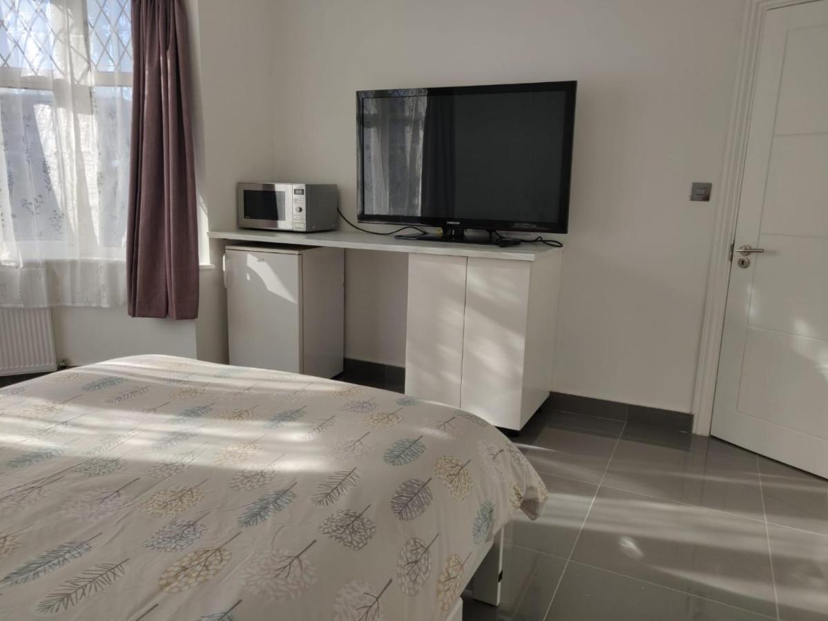 Stunning Double Room In Harrow Wembley - Khoob House London Exterior photo