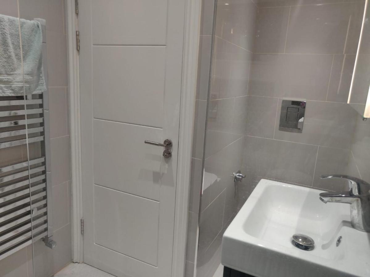 Stunning Double Room In Harrow Wembley - Khoob House London Exterior photo